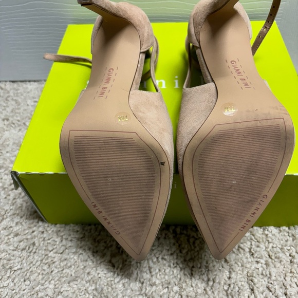EUC- Gianni Bini heels - Picture 2 of 4